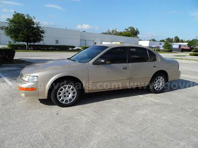 1997 Nissan Maxima GXE Sedan