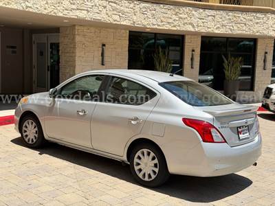 2013 Nissan Versa 1.6 SV Sedan