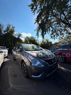 2015 Nissan Versa 1.6 SL Sedan