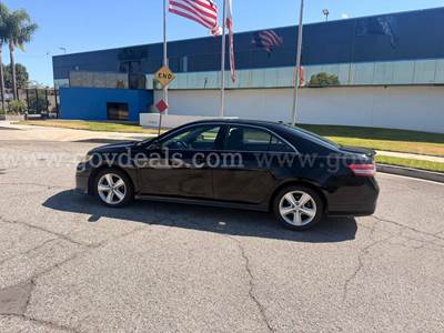 2011 Toyota Camry SE 6-Spd AT