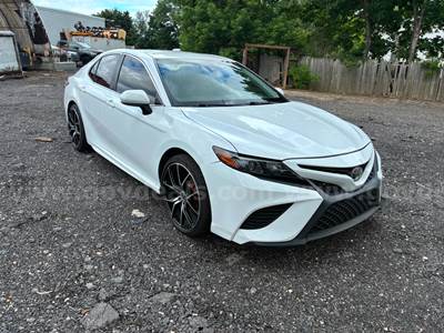 2020 Toyota Camry SE