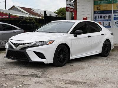 2020 Toyota Camry SE NightShade ** CLEAN TITLE **