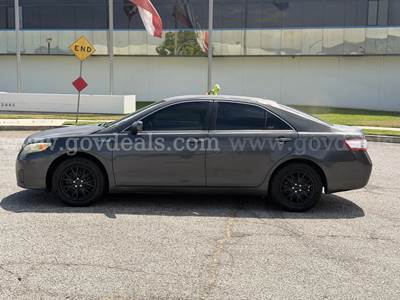 2011 Toyota Camry Hybrid Sedan