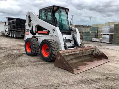 BOBCAT (2008) Model S250 Skid Loader 2-SPEED w/80” CAT Bucket, Enclosed A/C Cab, 12x16.5 Flotation Tires,
