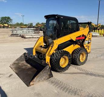 2017 CAT 242D Skid Steer