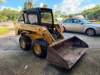 2009 John Deere 317 skid steer