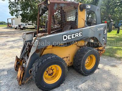 2015 John Deere 328E skid steer