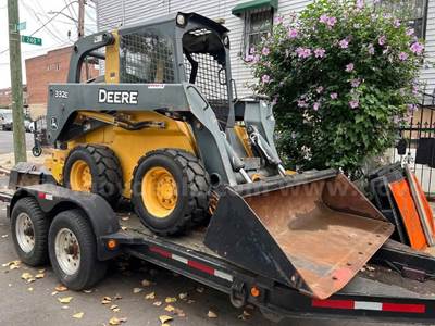 2013 John Deere Skid Steer 332e