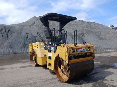 2009 Caterpillar CB-434D Tandem Vibratory Compactor