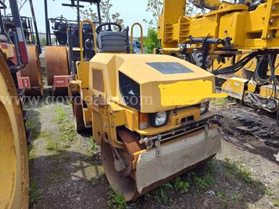 2012 CB24 tandem vibratory roller