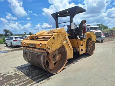2014 Caterpillar CB-54 XW Tandem Vibratory Compactor