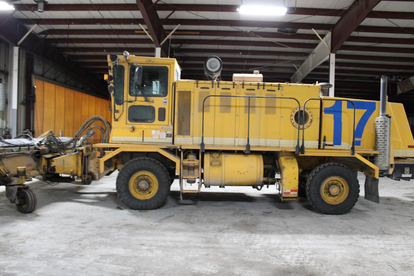 1997 Oshkosh Series 60 Airport Snow Broom For Sale, 6,813 Hours