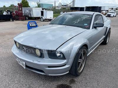 2006 Ford Mustang GT Deluxe RWD 2D Coupe 4.6 8cyl.