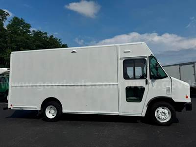 2020 FORD F59 GAS STEPVAN, PARCEL DELIVERY VAN