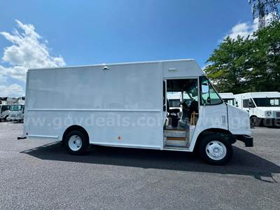 2019 FORD F59 STEPVAN, PARCEL DELIVERY VAN