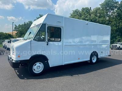 2020 FORD F59 GAS STEPVAN, PARCEL DELIVERY VAN