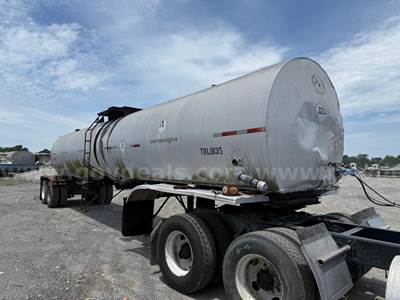 1980 Fruehauf 7,000 Gallon T/A Tanker Trailer