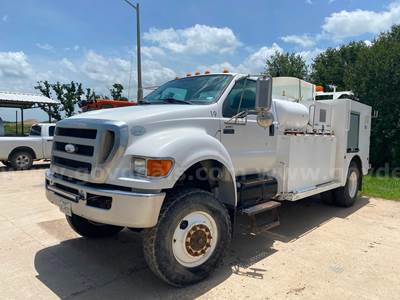 2009 Ford F-750 Oil and Fuel Tanker Truck
