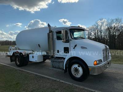 2005 Kenworth T300 with Automatic Transmission