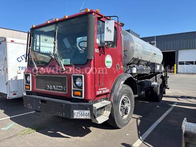 1987 Mack MR685P
