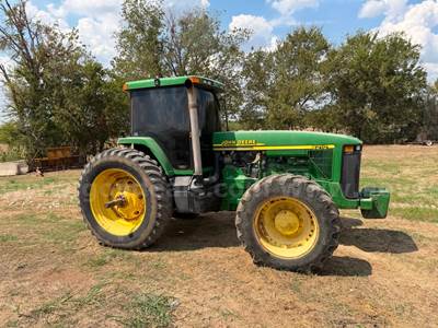2000 John Deere 8210 Tractor