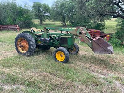 John Deere 1020 Tractor With Loader