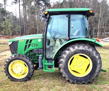 3 Lots: 2015 John Deere 5075E Tractor