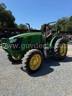 JOHN DEERE 5100E OROPS MFWD POWER REVERSER, GOOD CONDITION.