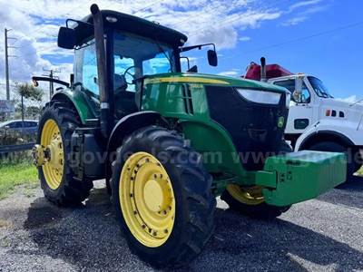 2011 John Deere 7260R Tractor