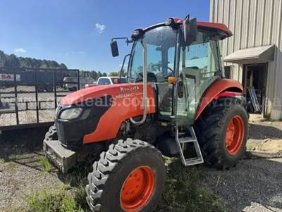 2018 Kubota M6060 4WD Utility Tractor