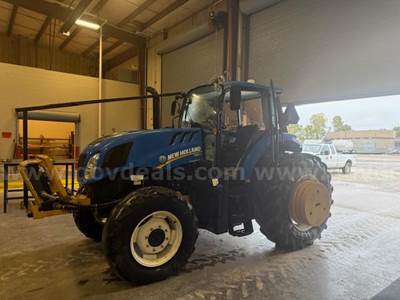 2016 New Holland TS6.110 Tractor w/ 22ft. Diamond Boom Cutter