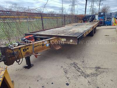 2000 Dynaweld T/A Equipment Trailer