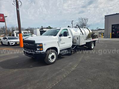 2023 Chevrolet Vacuum Truck Septic