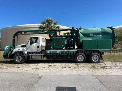 2013 Freightliner 114SD