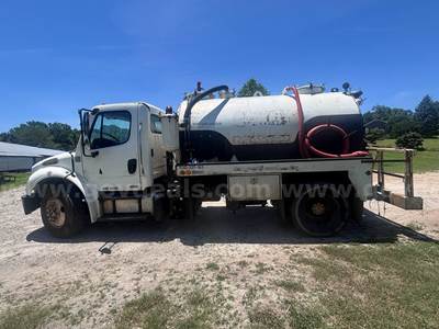 2012 Freightliner M2 106