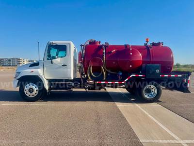 2007 HINO VACUUM TANK TRUCK
