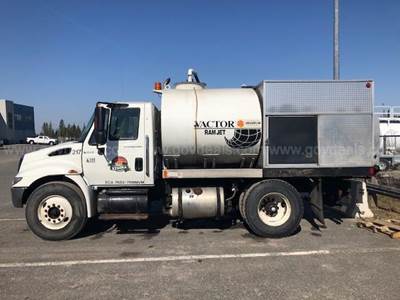 2004 International 4300 Vactor Truck