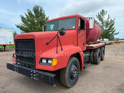 1992 Freightliner FLD120 T/A Water Truck