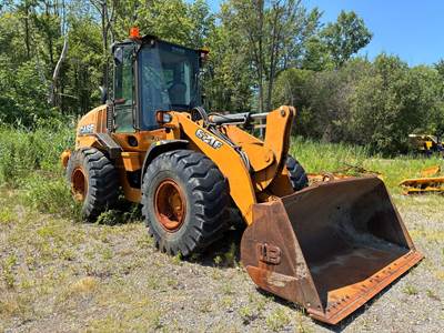 2 Lots: Case 621 F Wheel Loaders