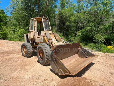1971 Caterpillar 920  4WD Articulated Wheel Loader