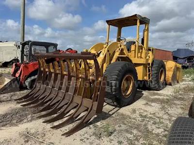 1981 Caterpillar 950 4WD Articulated Wheel Loader
