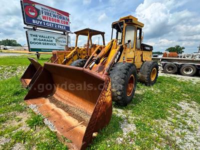 1983 John Deere 644CB Loader