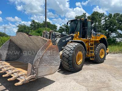 2021 John Deere 844L 4WD Articulated Wheel Loader