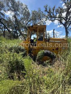 John Deere 444