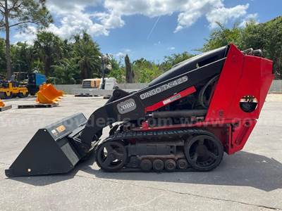 TORO DINGO MINI TRACK LOADER