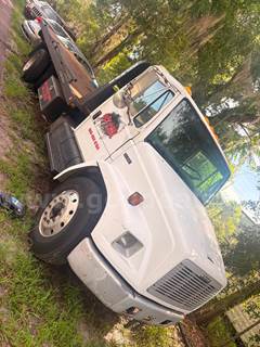 2003 Freightliner FL80