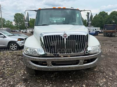 2004 International 4300