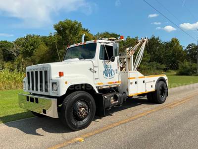 1978 International S2554 with  Holmes 600 Wrecker