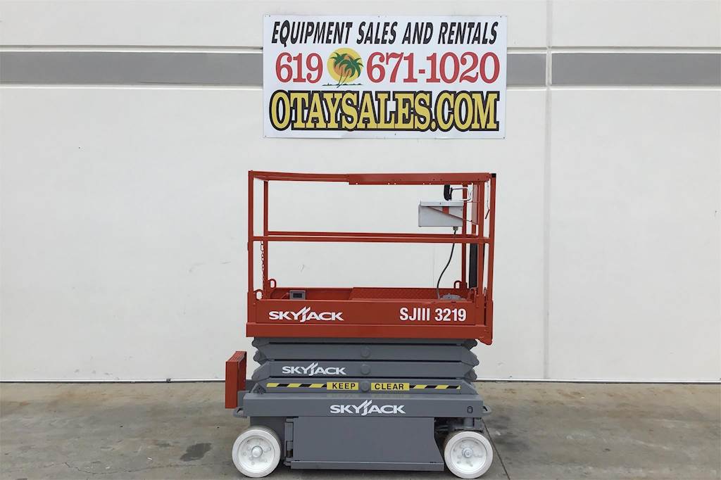 2011 Skyjack SJIII3219 Scissor Lift For Sale San Diego, CA 24191