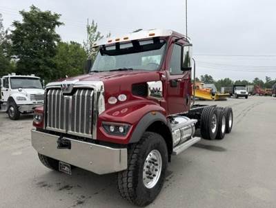 Western Star 47X Tri Axle Cab & Chassis Truck - Detroit, 525HP, 6 Speed Allison Rds Automatic